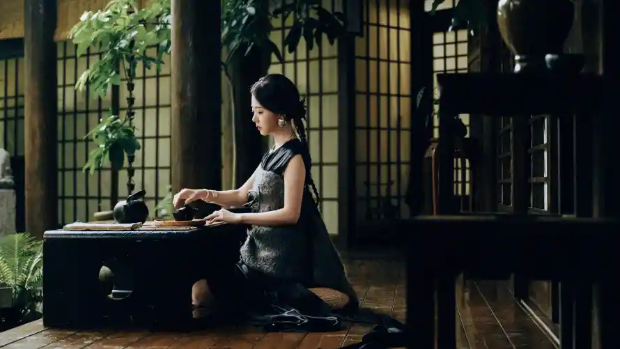 7k女明星壁纸-谭松韵和优雅品茶-壁纸分享「哲风壁纸」