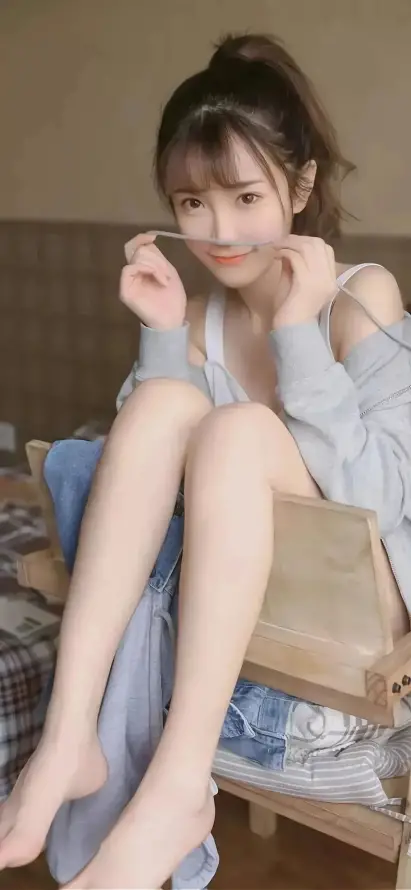 4k美女壁纸 - 大长腿 - 性感美女 - 美女坐姿「哲风壁纸」