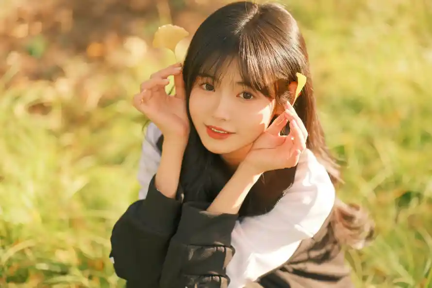 4k少女壁纸-自然草地 - 清新-壁纸分享「哲风壁纸」