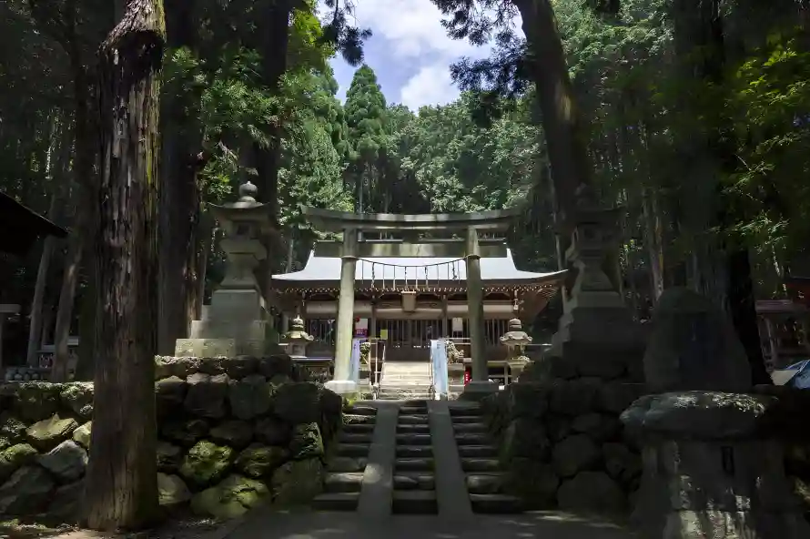 3k山间小屋壁纸-日本神社 - 森林景致-神社建筑「哲风壁纸」