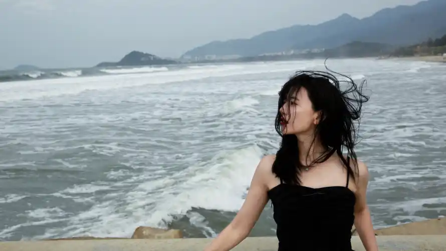 5k海边壁纸-女明星壁纸和背影-免费下载「哲风壁纸」