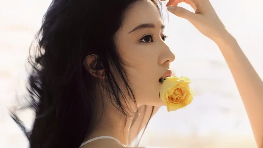 5k咬花壁纸-刘亦菲壁纸和女神-明星写真热门的壁纸「哲风壁纸」
