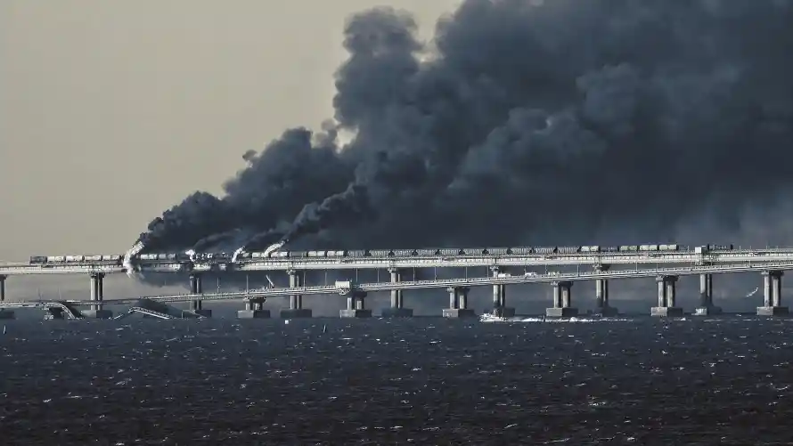4k大桥壁纸-浓烟景象与烟-海上大桥免费下载「哲风壁纸」