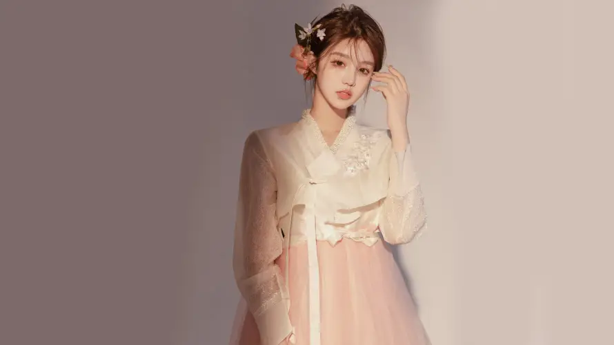 4k优雅壁纸-美女与壁纸-免费下载「哲风壁纸」