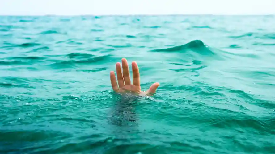 4k海水壁纸-海中手 - 海洋-壁纸推荐「哲风壁纸」