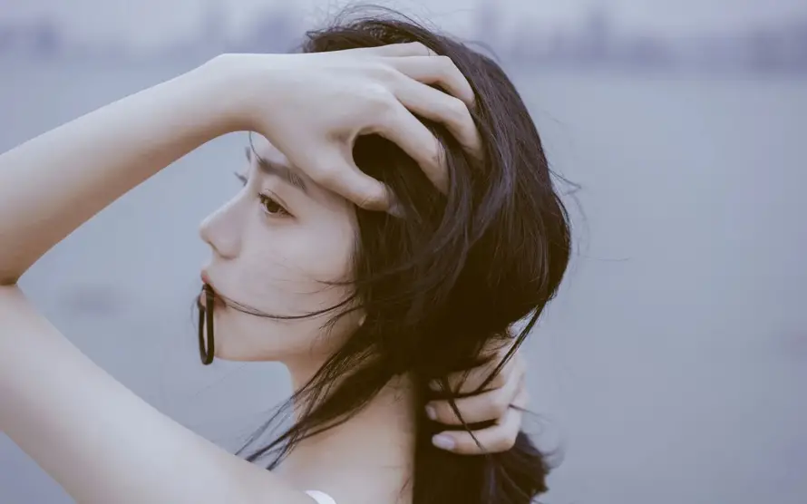 2k美女壁纸-优雅气质 - 魅力-女性肖像壁纸推荐「哲风壁纸」