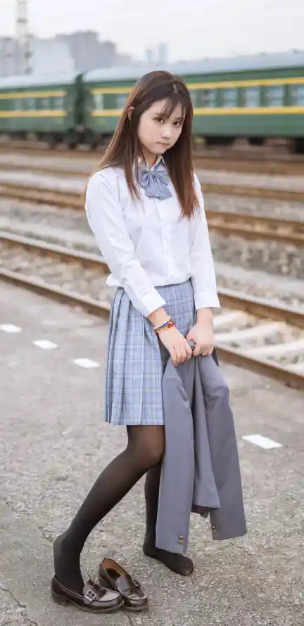 4k可爱壁纸 - 少女 - 日系 - 校服「哲风壁纸」