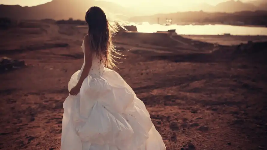 2k美女壁纸-夕阳美景与迷人-户外场景壁纸推荐「哲风壁纸」