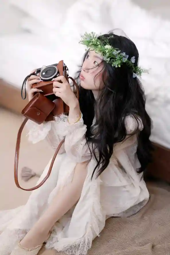4k壁纸壁纸 - 美女 - 复古相机 - 清新写真「哲风壁纸」