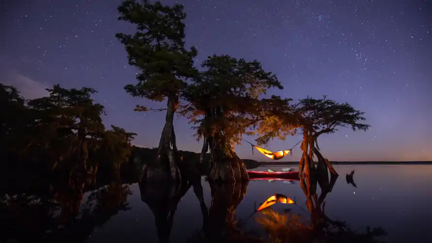 4k自然壁纸-夜晚摄影 - 风景-小船露营免费下载「哲风壁纸」