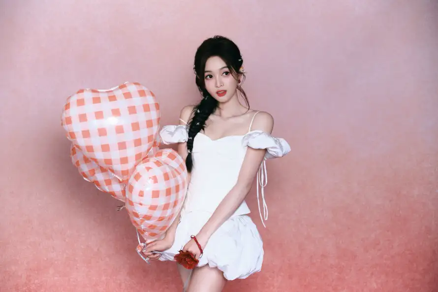 6k吴宣仪壁纸-女明星壁纸和格子气球-清新美照「哲风壁纸」