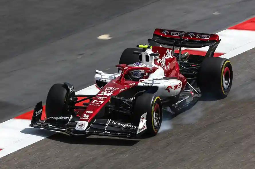 5kF1壁纸-周冠宇壁纸和F1赛车-体育竞技「哲风壁纸」