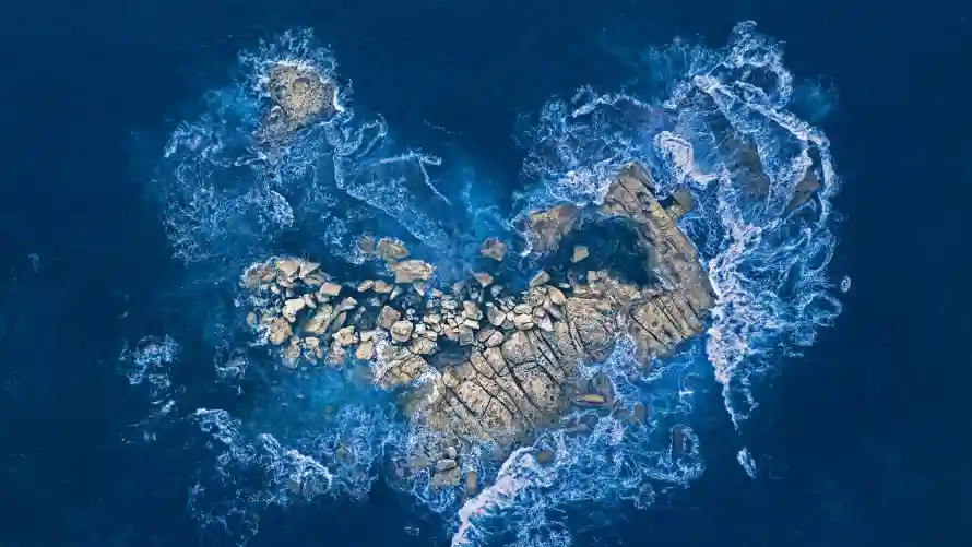 4k艺术壁纸-心形图案和风景-心形地貌免费下载「哲风壁纸」