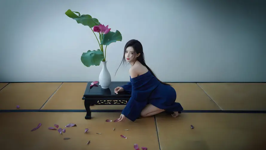 4k美女写真壁纸-美女摄影壁纸和荷叶元素-荷花场景「哲风壁纸」