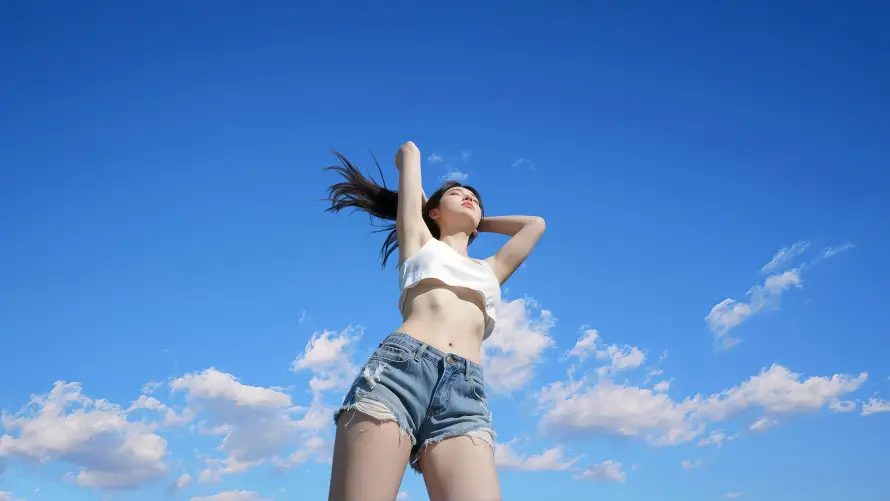 8k性感美女壁纸-户外美景壁纸和晴空微风-美女写真「哲风壁纸」