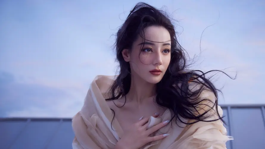 4k优雅壁纸 - 天空 - 户外 - 女明星「哲风壁纸」