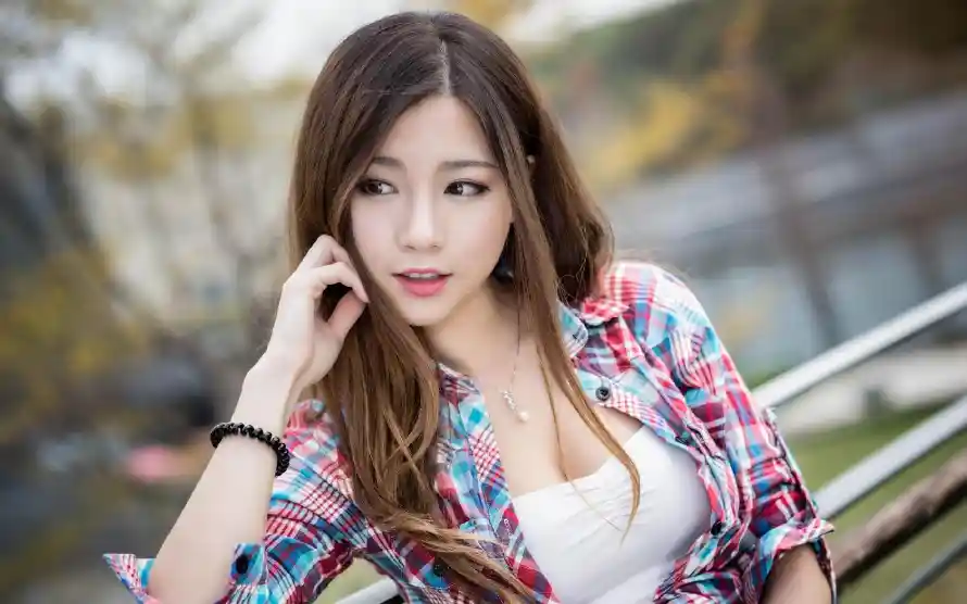 4k性感壁纸 - 户外 - 秋季 - 美女「哲风壁纸」 4k性感壁纸 - 户外 - 秋季 - 美女「哲风壁纸」