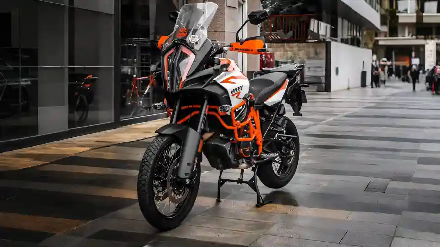 4k城市壁纸-KTM - 黑色-免费下载「哲风壁纸」