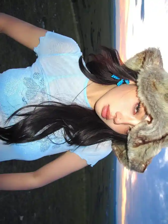 4k真人壁纸 - 长发 - 宽边帽 - 氛围感「哲风壁纸」