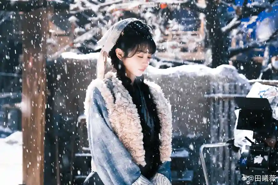 4k冬季壁纸 - 围巾 - 美女 - 雪景「哲风壁纸」 4k冬季壁纸 - 围巾 - 美女 - 雪景「哲风壁纸」