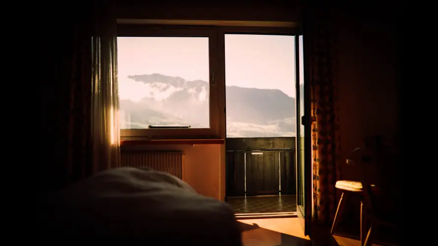 4k山脉壁纸 - 窗户 - 阳光 - 风景「哲风壁纸」 4k山脉壁纸 - 窗户 - 阳光 - 风景「哲风壁纸」