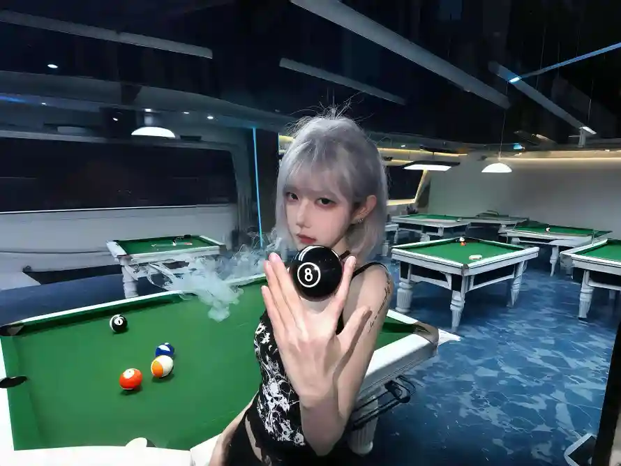 4k台球壁纸-8号球与烟雾-壁纸分享「哲风壁纸」