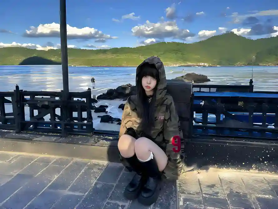 4k少女壁纸 - 山脉 - 户外 - 湖泊「哲风壁纸」