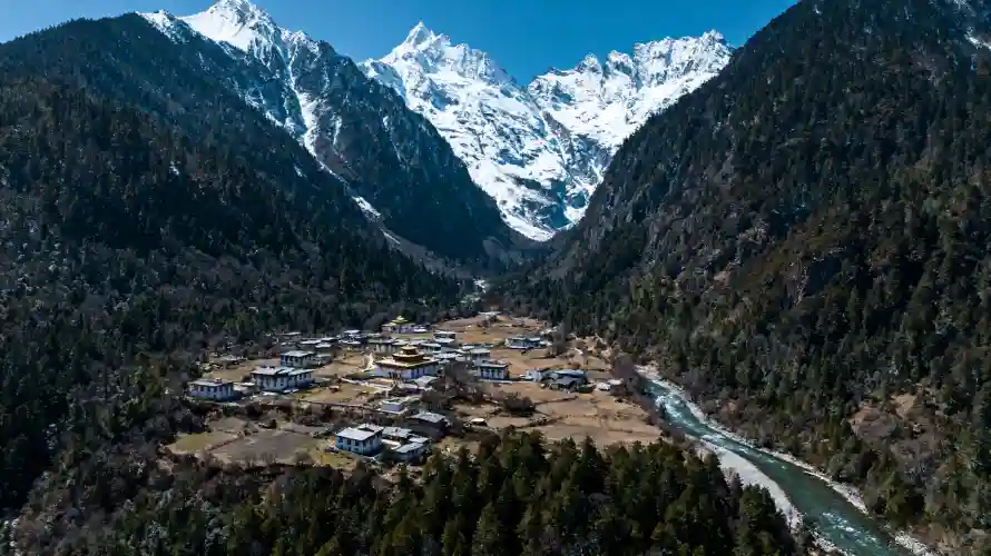 3k山谷壁纸-雨崩村 - 森林-山间小村壁纸推荐「哲风壁纸」