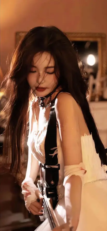 4k室内壁纸 - 暖光 - 复古背景 - 白衣美女「哲风壁纸」