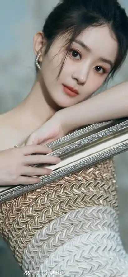 4k优雅壁纸 - 编织裙 - 赵丽颖 - 手机高清壁纸「哲风壁纸」