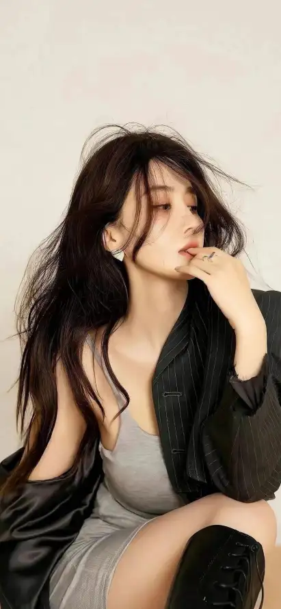 4k迷人壁纸 - 手机壁纸 - 长发美女 - 黑色外套「哲风壁纸」