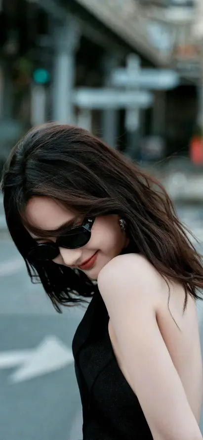 4k墨镜壁纸 - 时尚 - 街拍 - 城市街道「哲风壁纸」