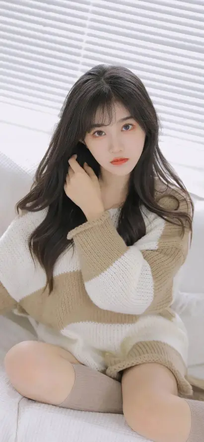 4k居家壁纸 - 毛衣 - 沙发 - 红唇「哲风壁纸」