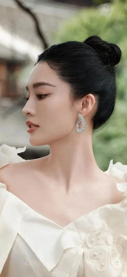 4k美女壁纸 - 耳饰 - 高髻 - 手机壁纸「哲风壁纸」