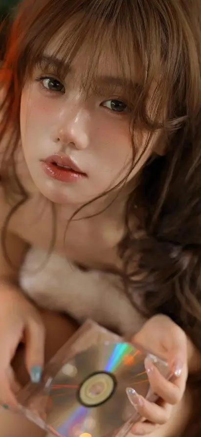 4kCD壁纸 - 温柔 - 魅力 - 手持CD「哲风壁纸」