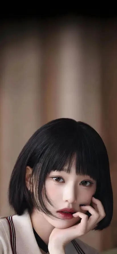 4k红唇壁纸 - 手托腮 - 手机壁纸 - 柔和背景「哲风壁纸」