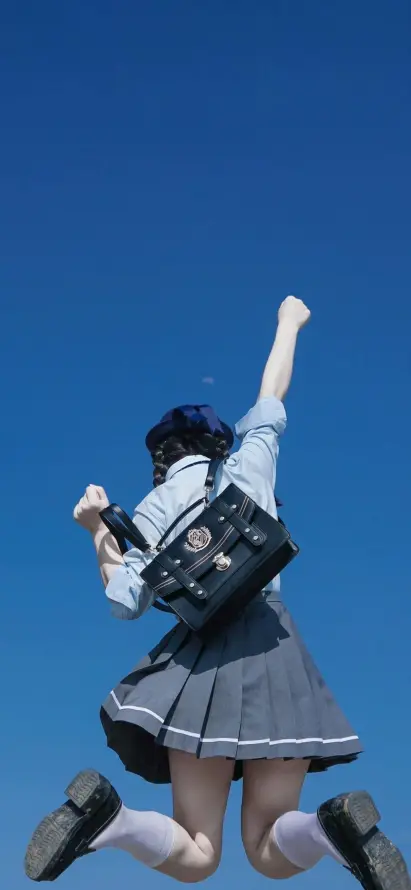 4k活力壁纸 - 蓝天 - 跳跃 - 手机壁纸「哲风壁纸」