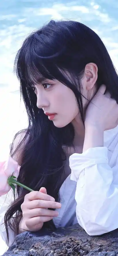 4k户外壁纸 - 长发 - 岩石背景 - 手持鲜花「哲风壁纸」