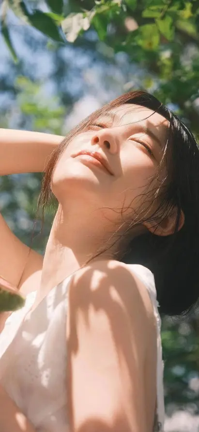 4k户外壁纸 - 树荫 - 清新 - 白衣「哲风壁纸」