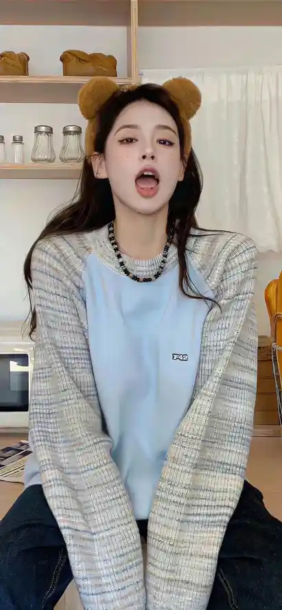 4k室内壁纸 - 红唇 - 小熊耳饰 - 手机壁纸「哲风壁纸」