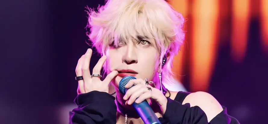 4k歌手壁纸 - 舞台 - 银发 - 薛之谦「哲风壁纸」 4k歌手壁纸 - 舞台 - 银发 - 薛之谦「哲风壁纸」