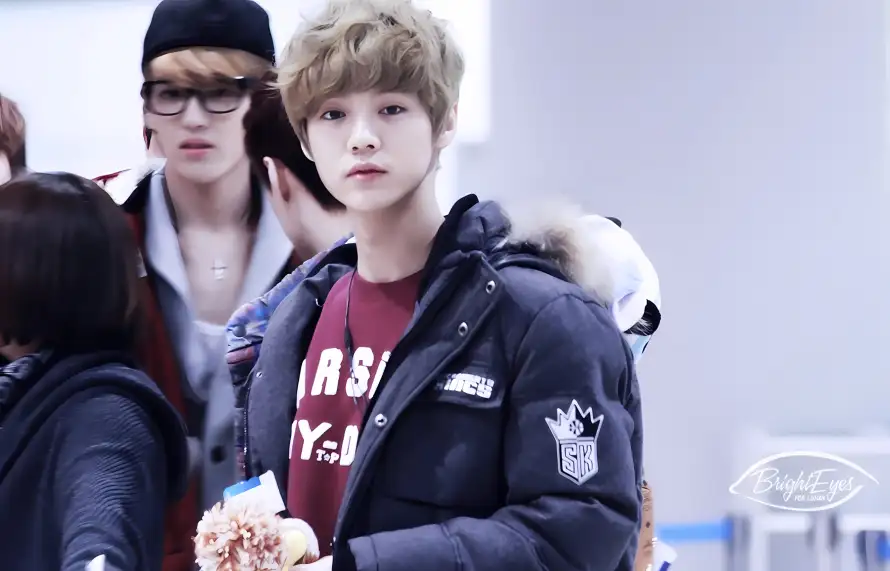 4k明星壁纸 - 机场 - 歌手 - 鹿晗「哲风壁纸」 4k明星壁纸 - 机场 - 歌手 - 鹿晗「哲风壁纸」