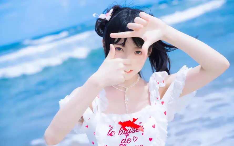 4k写真壁纸 - 海边 - 红心 - 美女「哲风壁纸」