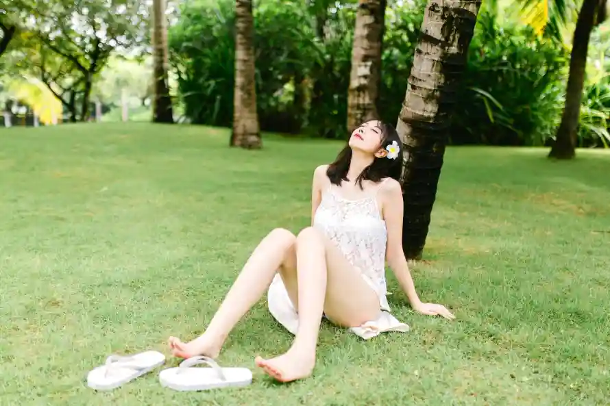 4k写真壁纸 - 拖鞋 - 树木 - 清新「哲风壁纸」 4k写真壁纸 - 拖鞋 - 树木 - 清新「哲风壁纸」