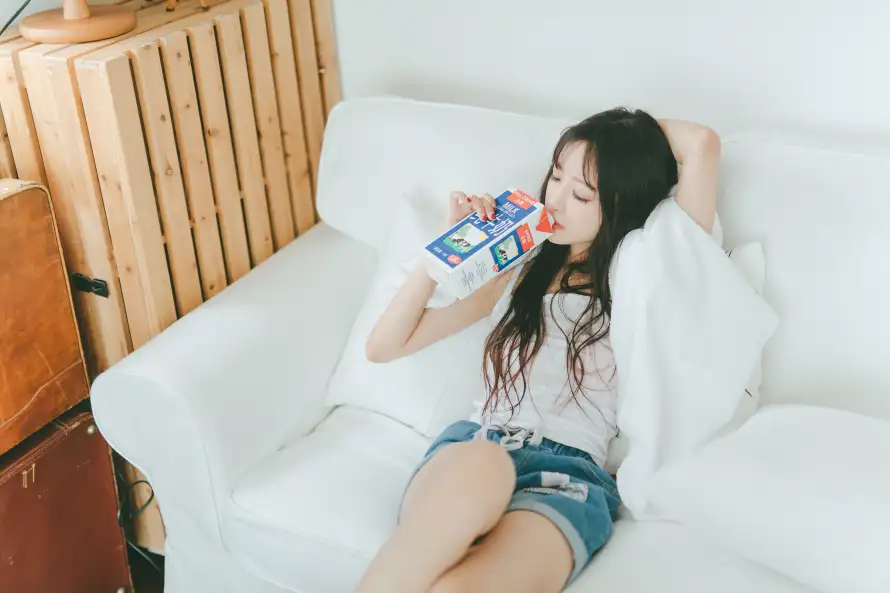 4k休闲壁纸 - 写真 - 沙发 - 美女「哲风壁纸」 4k休闲壁纸 - 写真 - 沙发 - 美女「哲风壁纸」