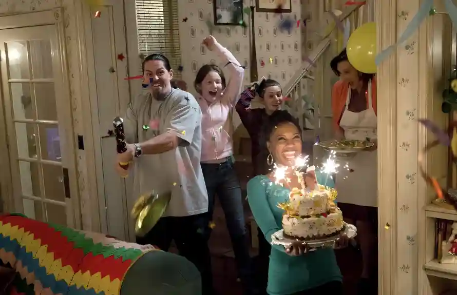 4k烟花壁纸 - 美剧 - 蛋糕 - 室内场景「哲风壁纸」 4k烟花壁纸 - 美剧 - 蛋糕 - 室内场景「哲风壁纸」