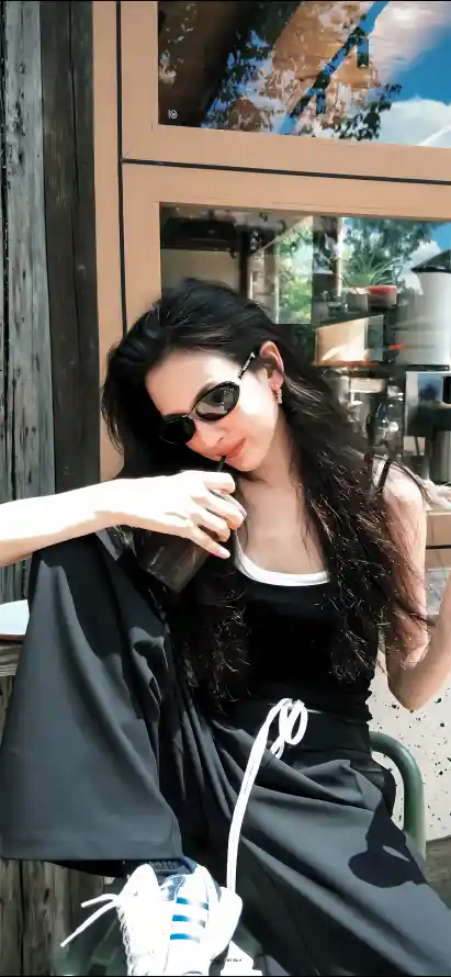 4k休闲壁纸 - 墨镜 - 户外 - 明星「哲风壁纸」