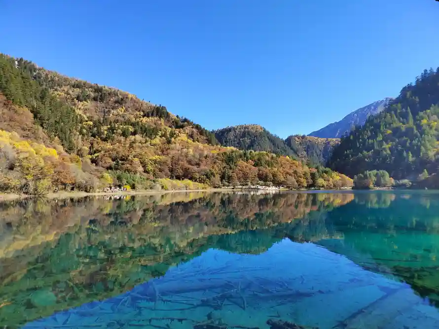 4k倒影壁纸 - 山林 - 清澈 - 湖水「哲风壁纸」