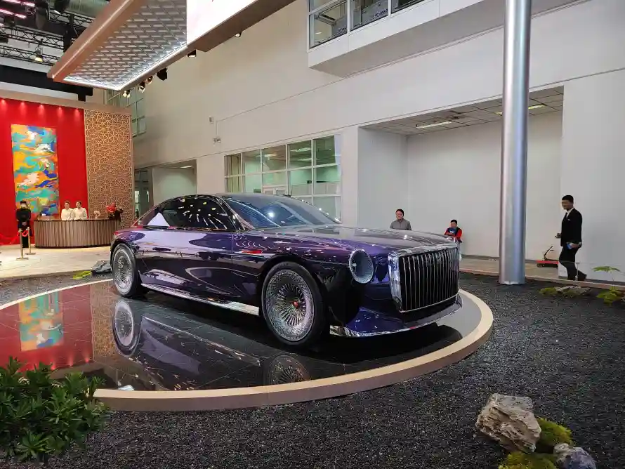 4k展厅壁纸 - 展示 - 汽车 - 紫色「哲风壁纸」