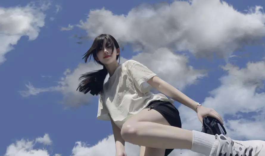 4k户外壁纸-活力少女 - 清新-真人美女壁纸推荐「哲风壁纸」